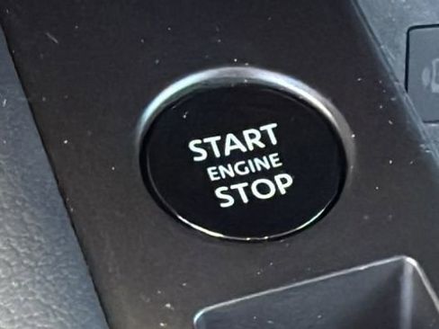 Certified 2025 Nissan Kicks SV image 21