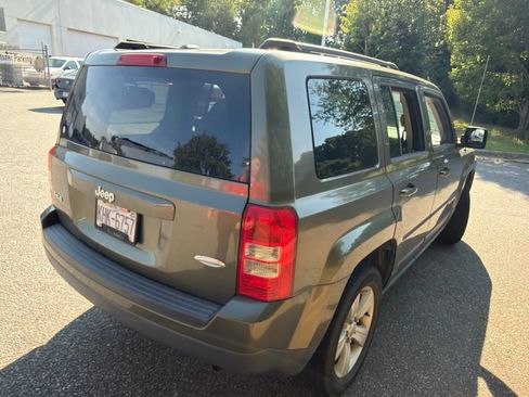 Used 2016 Jeep Patriot Latitude AWD/4WD image 18