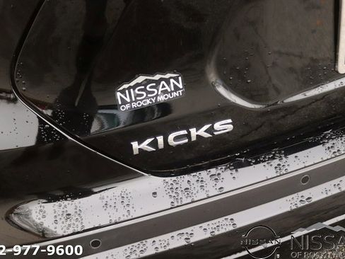 Used 2023 Nissan Kicks S image 7
