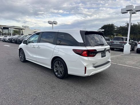 Used 2025 Honda Odyssey Touring image 5