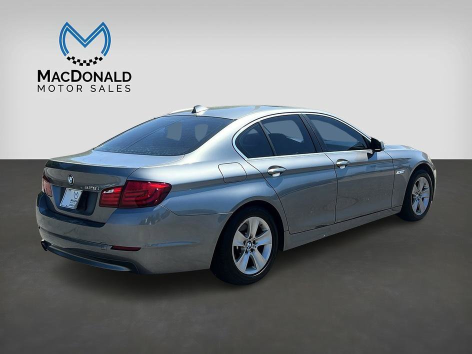 Used 2011 BMW 528i Sedan RWD image 6