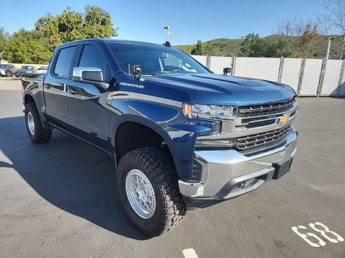 Used 2019 Chevrolet Silverado 1500 LT w/ All-Star Edition image 7