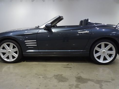 Used 2008 Chrysler Crossfire Limited RWD image 6