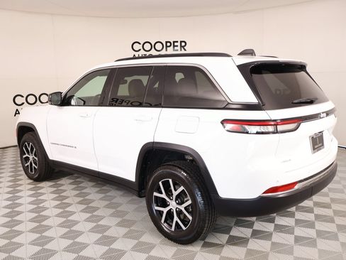 Used 2024 Jeep Grand Cherokee Limited AWD/4WD image 23