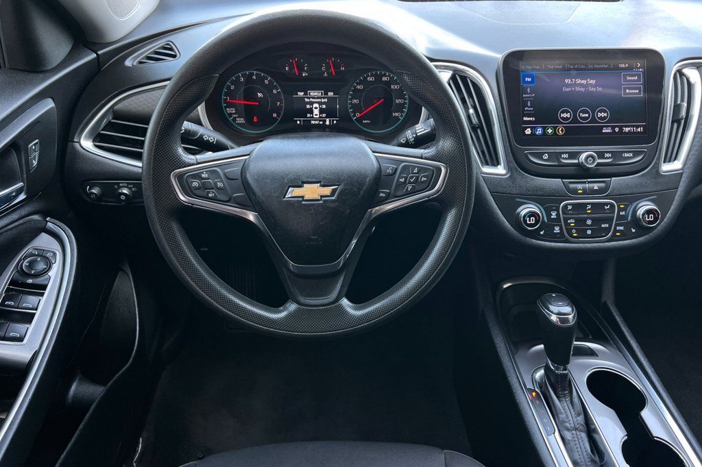 Used 2020 Chevrolet Malibu LT FWD image 16