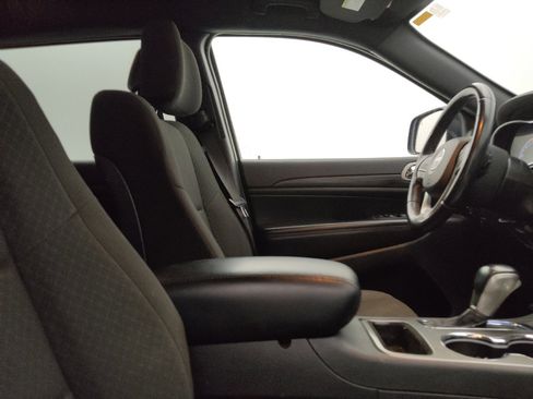 Used 2022 Jeep Grand Cherokee Laredo E image 21