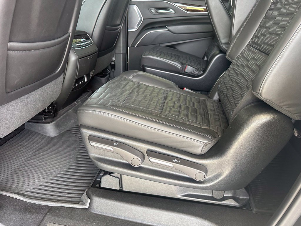 Used 2023 Cadillac Escalade ESV Sport Platinum AWD/4WD image 29
