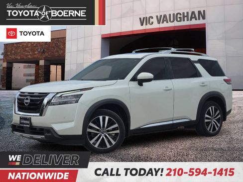 Used 2023 Nissan Pathfinder Platinum FWD image 1