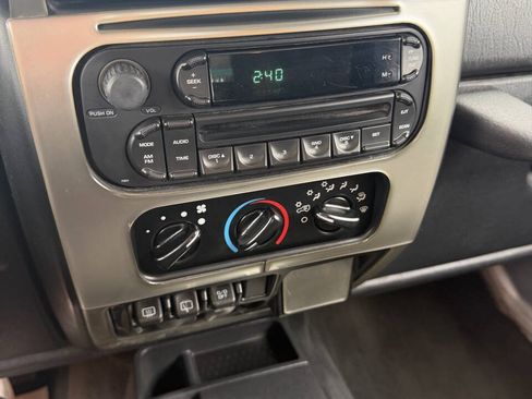 Used 2005 Jeep Wrangler Unlimited w/ Security Group AWD/4WD image 11