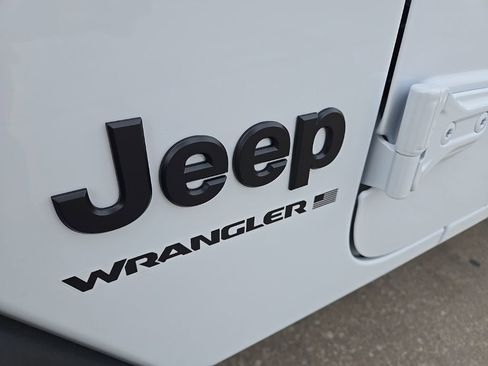 New 2026 Jeep Wrangler Unlimited Sport AWD/4WD image 19