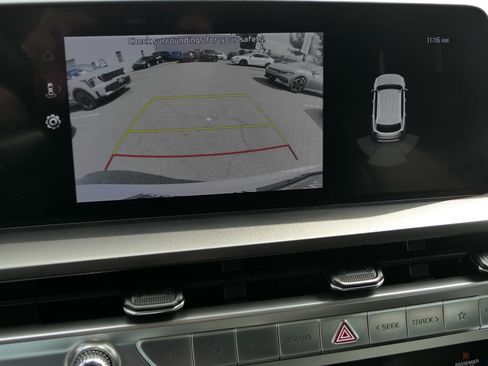 Used 2023 Kia Telluride LX image 19