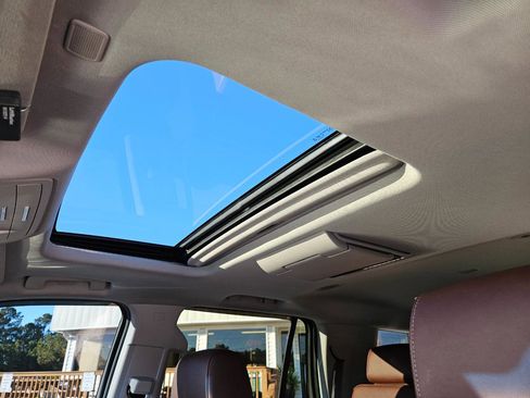 Used 2019 Chevrolet Tahoe Premier w/ Premier Plus Edition AWD/4WD image 15