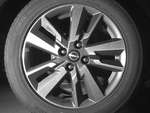 Used 2025 Nissan Versa SV image 15