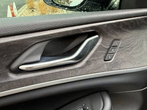 New 2025 Jeep Grand Cherokee Limited w/ Black Appearance Package image 13