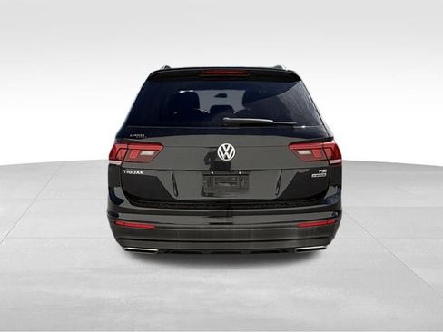 Used 2018 Volkswagen Tiguan S image 19