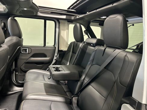 Used 2024 Jeep Wrangler Unlimited Sahara w/ Technology Group image 31