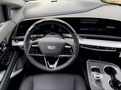New 2026 Cadillac Optiq Luxury 1 RWD image 21