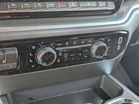 Used 2025 Chevrolet Silverado 1500 High Country image 29