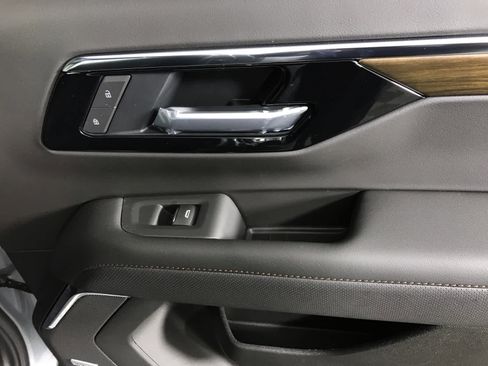 New 2026 Chevrolet Suburban High Country w/ Sun And Tow Package image 33