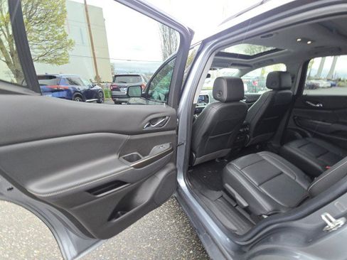 Used 2021 GMC Acadia SLT w/ Elevation Edition AWD/4WD image 19