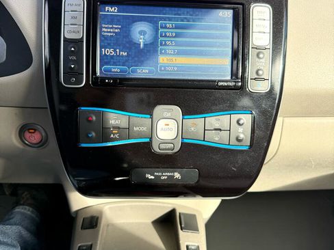 Used 2013 Nissan Leaf SV w/ LED & Quick Charge Pkg image 19