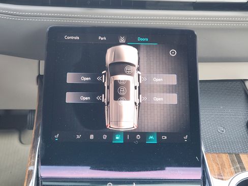 Used 2025 Cadillac Escalade ESV Sport Platinum image 22