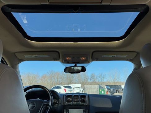 Used 2012 GMC Acadia Denali image 23