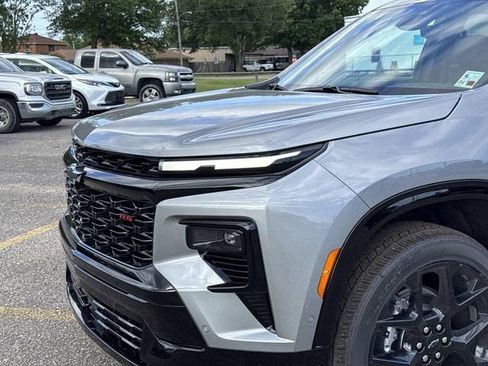 New 2026 Chevrolet Traverse RS FWD image 2