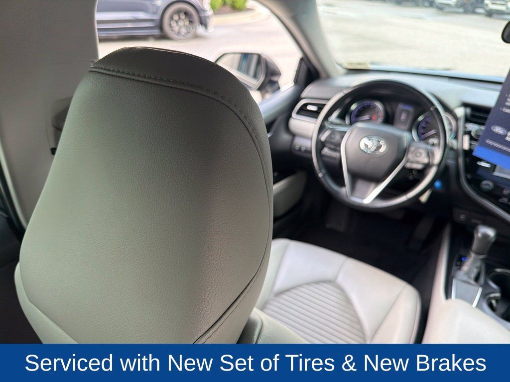Used 2019 Toyota Camry SE w/ Carpet Mat Package FWD image 17