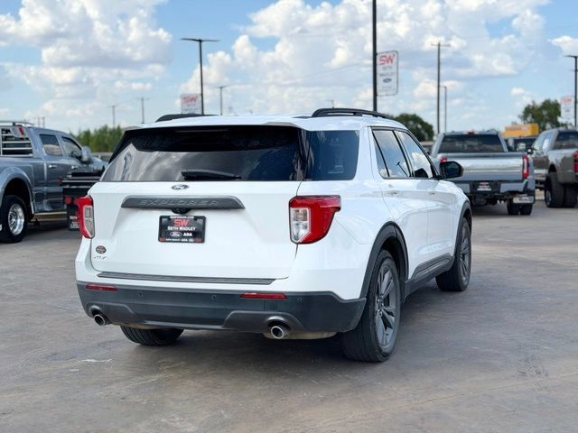 Certified 2021 Ford Explorer XLT w/ Equipment Group 202A RWD image 4