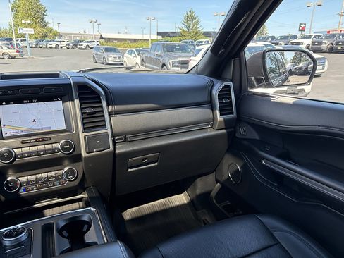 Used 2019 Ford Expedition XLT w/ Equipment Group 202A AWD/4WD image 20