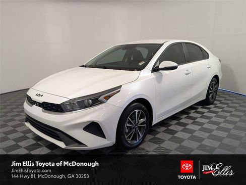 Used 2024 Kia Forte LXS w/ LXS Technology Package FWD image 1