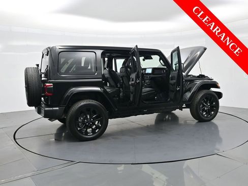 Used 2024 Jeep Wrangler Unlimited Sahara image 43