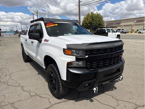 Used 2019 Chevrolet Silverado 1500 Custom Trail Boss w/ Custom Convenience Package AWD/4WD image 2