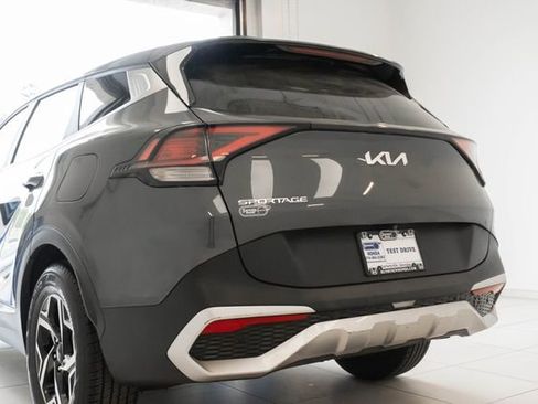 Used 2024 Kia Sportage LX image 8