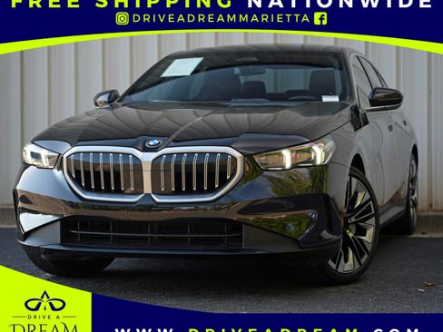 Used 2024 BMW 530i w/ Convenience Package RWD image 1