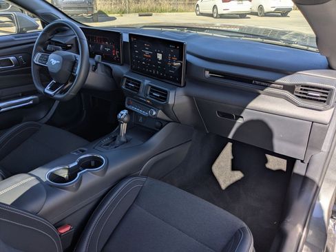 Used 2024 Ford Mustang Coupe image 28