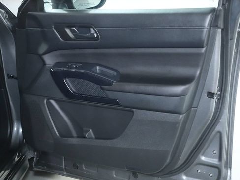 Certified 2025 Nissan Pathfinder SV FWD image 33