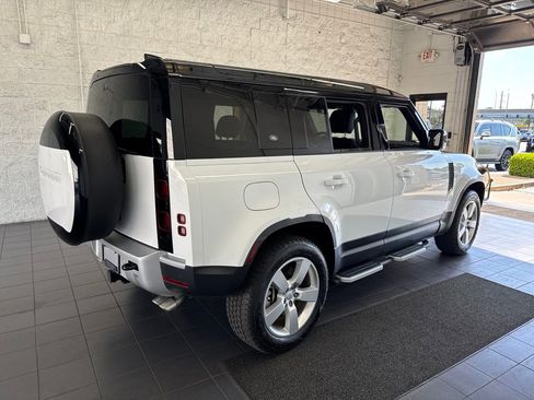 Used 2024 Land Rover Defender 110 SE AWD/4WD image 8