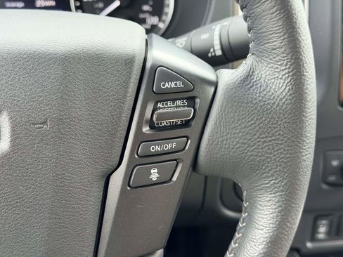 Used 2022 Nissan Frontier SV AWD/4WD image 9