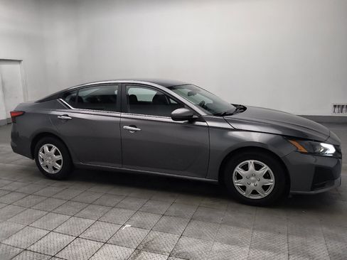 Used 2023 Nissan Altima 2.5 S FWD image 11