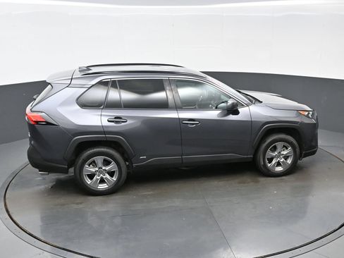 Used 2022 Toyota RAV4 LE AWD/4WD image 39