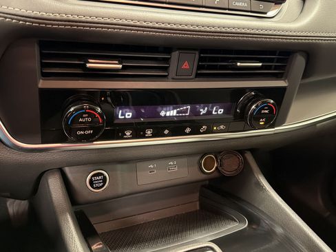 Used 2023 Nissan Rogue SV FWD image 28