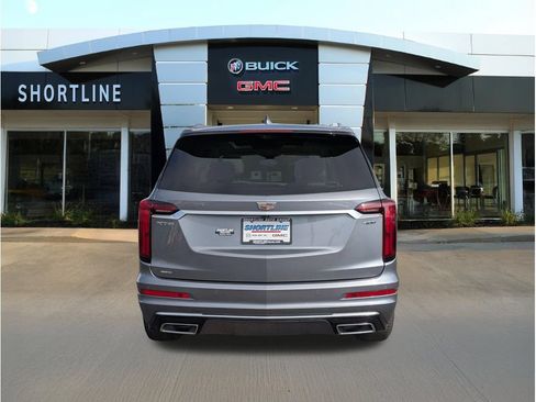 Used 2020 Cadillac XT6 Premium Luxury AWD/4WD image 4