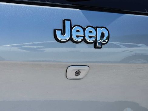 Used 2016 Jeep Cherokee Limited FWD image 12