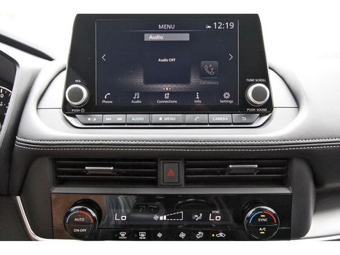 Used 2024 Nissan Rogue SV FWD image 22