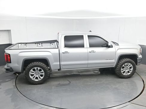 Used 2018 GMC Sierra 1500 SLT w/ SLT Premium Package AWD/4WD image 38