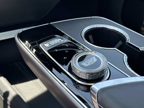Used 2025 Cadillac Lyriq Luxury RWD image 23