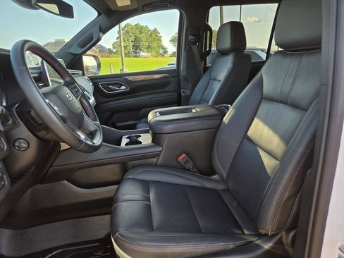 Used 2024 Chevrolet Tahoe RST w/ Luxury Package AWD/4WD image 15
