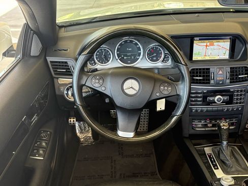 Used 2011 Mercedes-Benz E 350 Cabriolet image 11